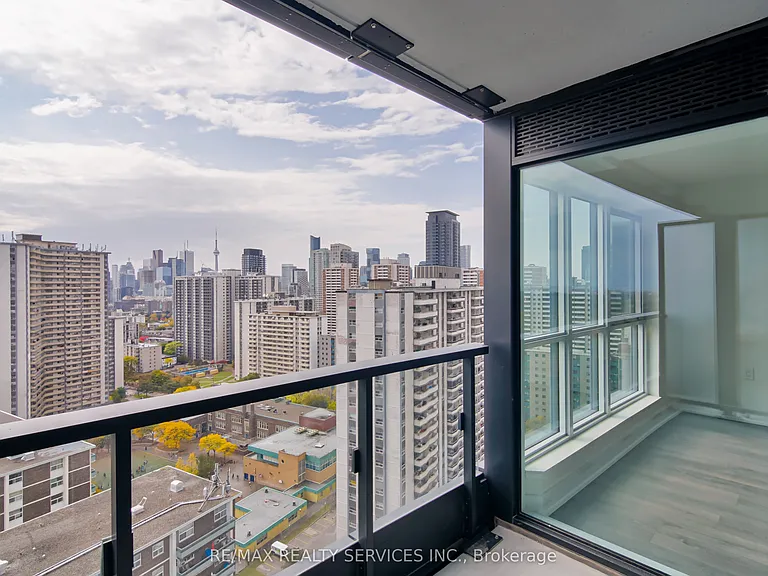 585 Bloor St E #2321 — Photo 22