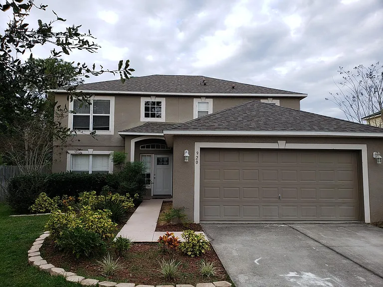920 Vanderbilt Dr — Photo 1