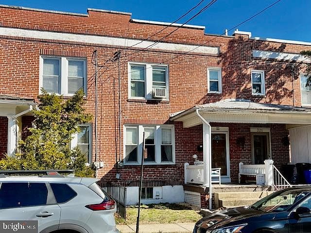 1st image of 323 Franklin St