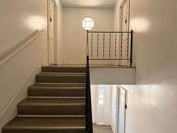 2nd image of 2027-2037 S River St #C5d82c1b0