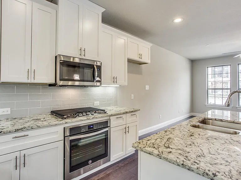6329 Fortuna Ln — Photo 8