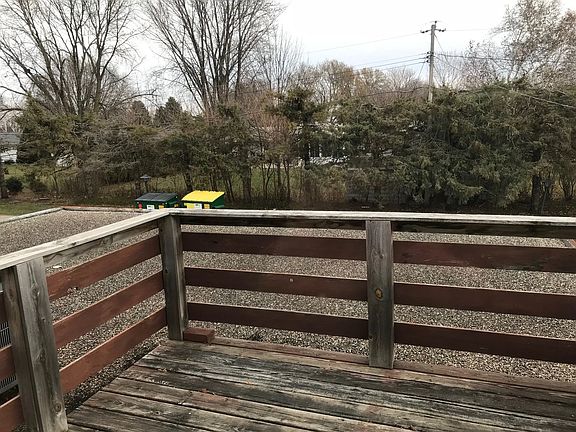 4th image of 408 Holly Ln