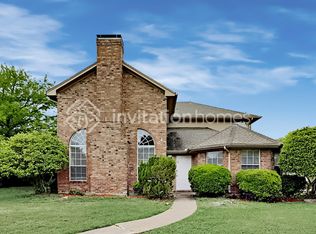 8013 Yacht Club Dr, Rowlett, TX 75089