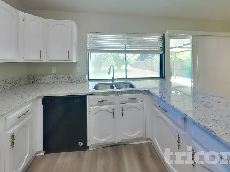 510 Carl C Senter St — Photo 6