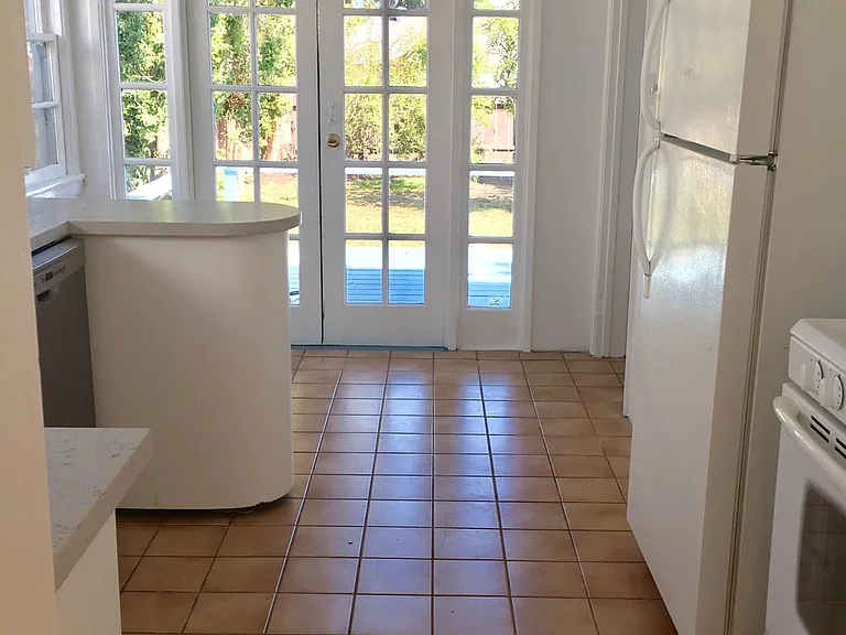 2340 Ashland Ave — Photo 11