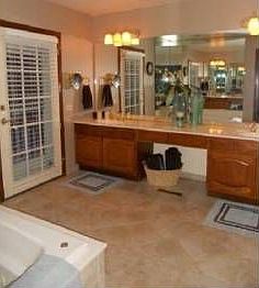 3rd image of 222 Lorraine Cir