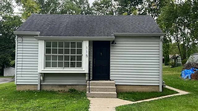115 W 5th St