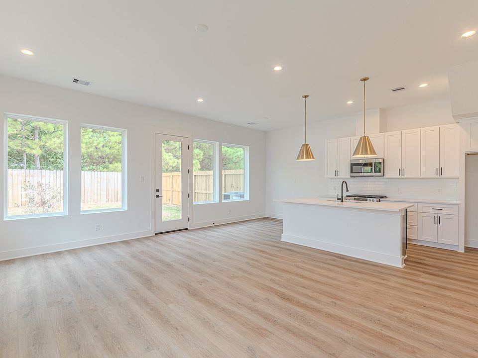 1st image of 7628 Inwood Hills Ln #7628