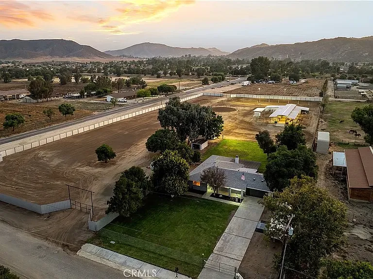 25495 Los Rancherias Rd — Photo 3