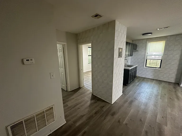 47 Milford Ave #8 — Photo 4