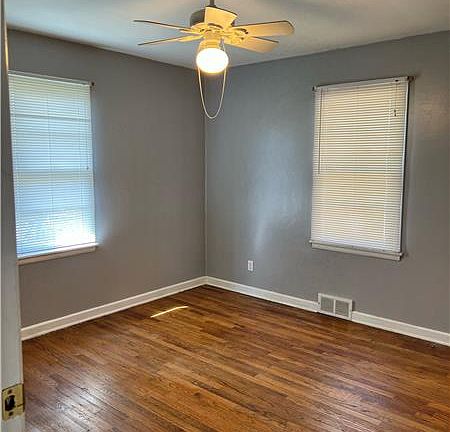 4th image of 536 Middle St