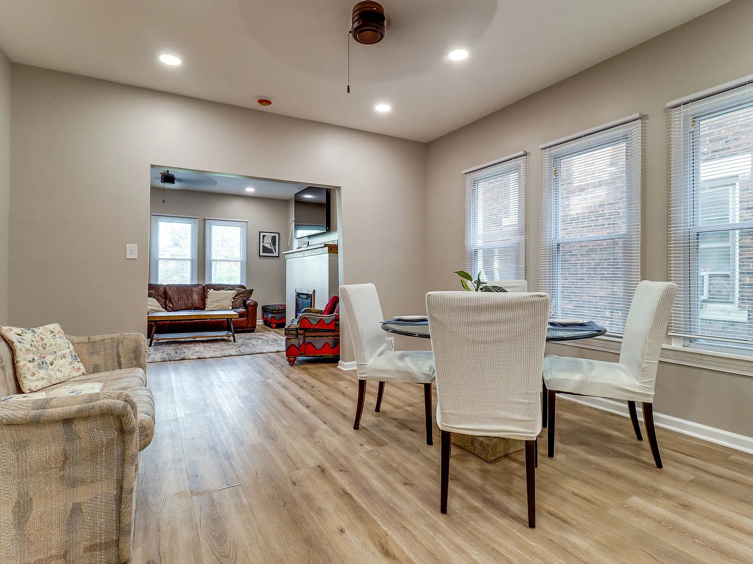 3 bed, 1314 sqft, $1,695 — Photo 2