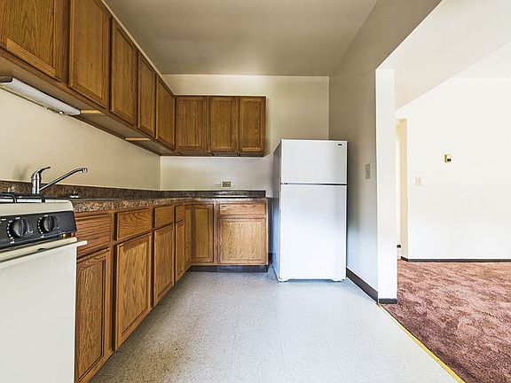 3rd image of 5047 S Champlain Ave #5943