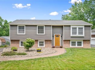 107 Squirrel Hollow Rd, Gibsonia, PA 15044