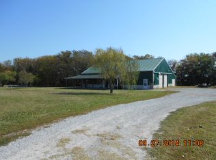 27952 Pvt 211th Dr, Marshall, MO 65340