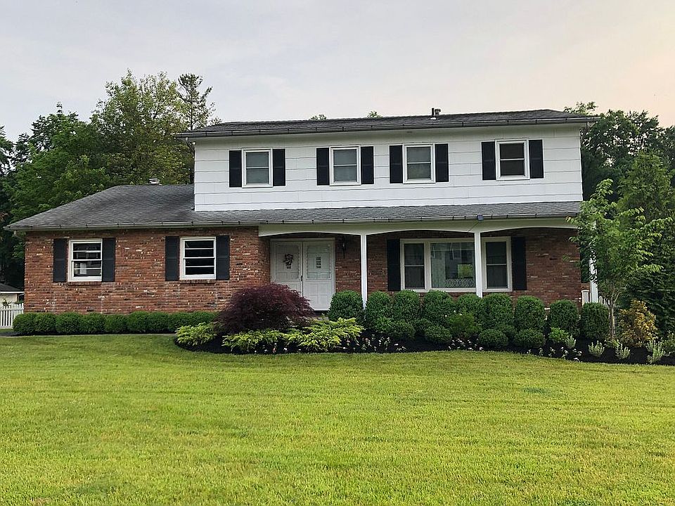 1st image of 93 Susan Dr