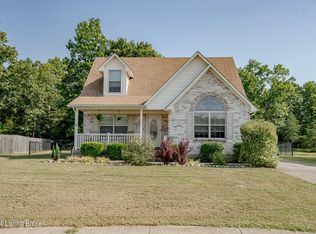 415 Shady Glen Cir, Shepherdsville, KY 40165