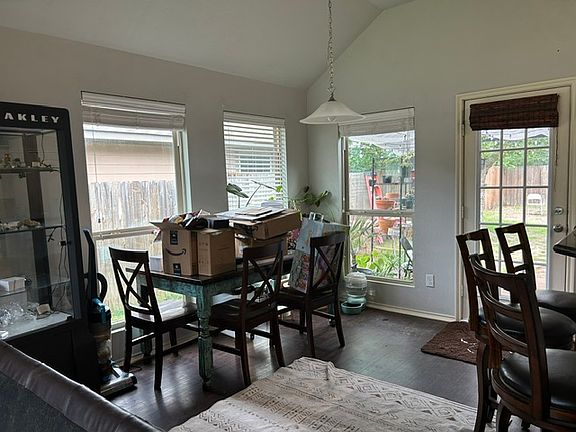 4th image of 4113 Whispering Creek Dr