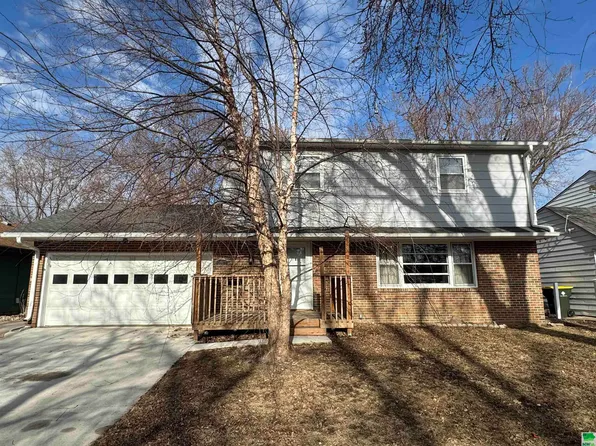 3267 Dearborn Blvd, Sioux City, IA 51104