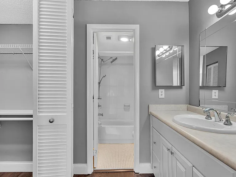 5961 N Falls Circle Dr #309 — Photo 32