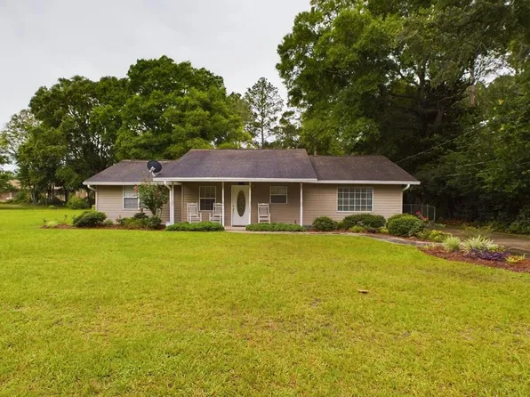 725 N Church St, Odum, GA 31555