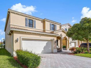 601 NE 193rd Ter, Miami, FL 33179