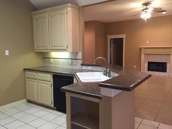 3rd image of 55 Silver Bay Ct