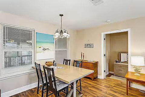 3rd image of 105 Rue Max St