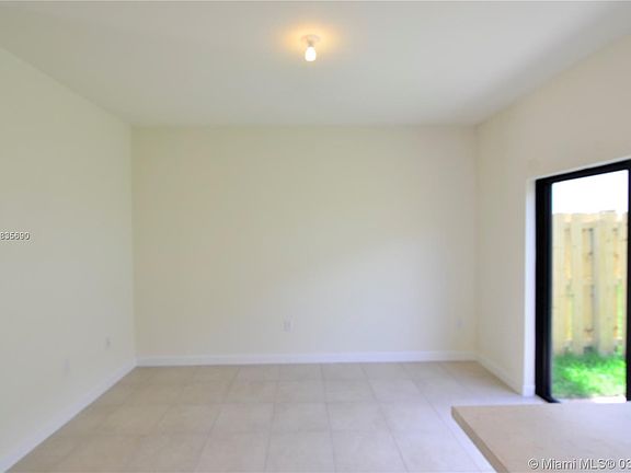 5th image of 3405 SE 1st Ct #0