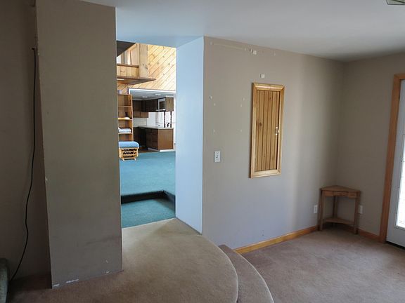 3rd image of 526 Fee Rd