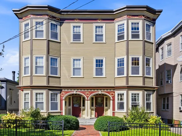 85-87 Francis St #3, Brookline, MA 02446