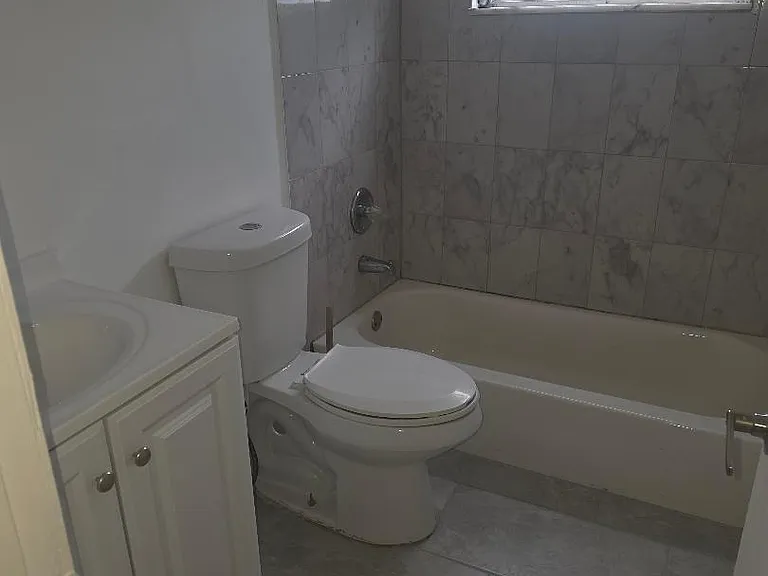 3640 NE 1st Ave #3 — Photo 6