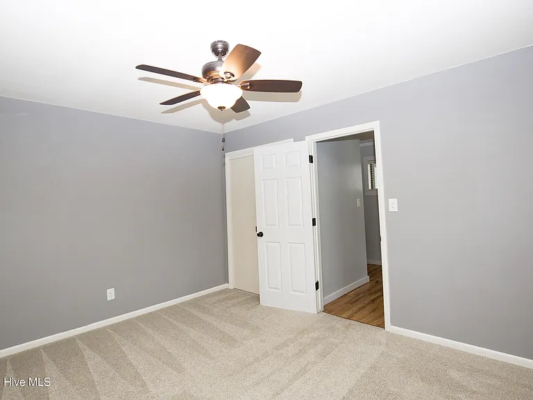 27 Par Dr — Photo 32