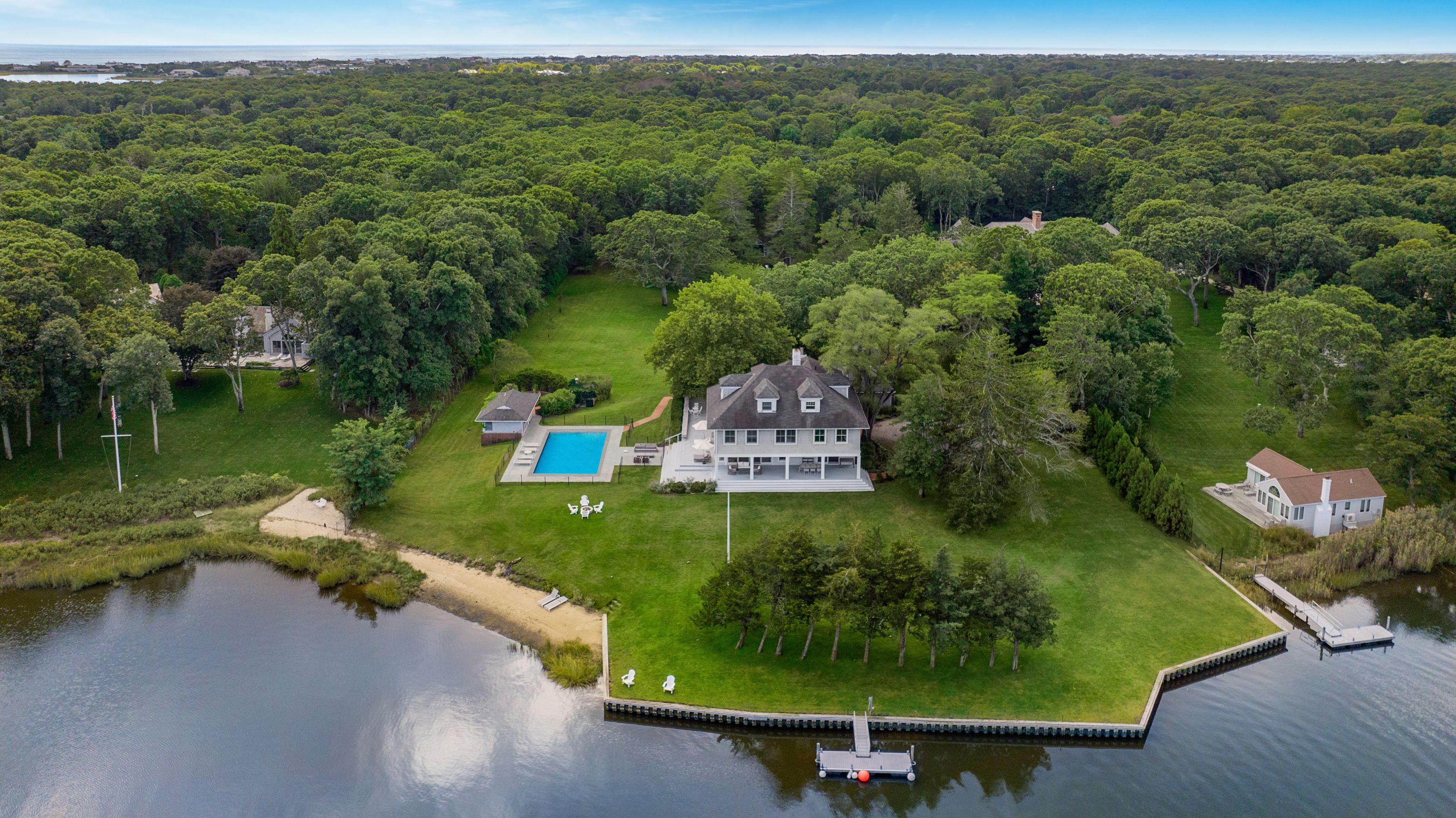 11 Bay Rd, Quogue, NY 11959 Out East