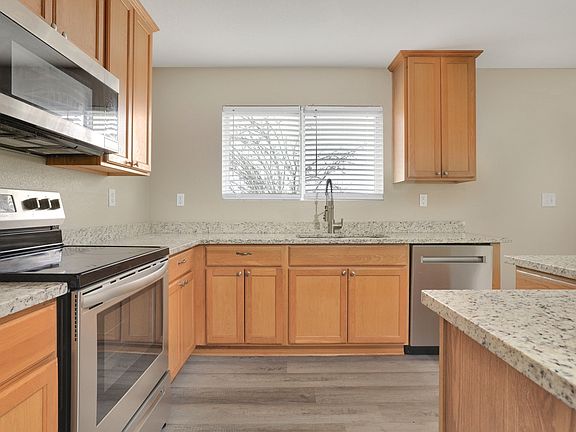 4th image of 209 Rockport St
