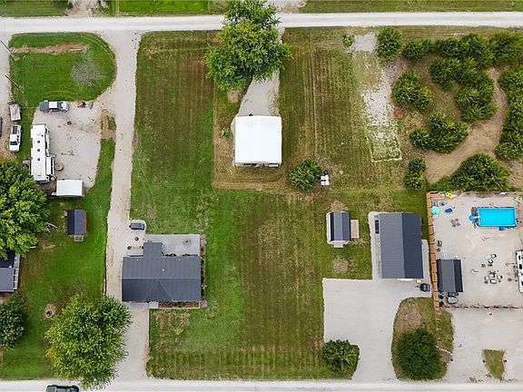 3rd image of 21 Buckskin Dr