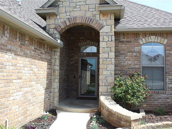 3rd image of 2812 Melina Dr