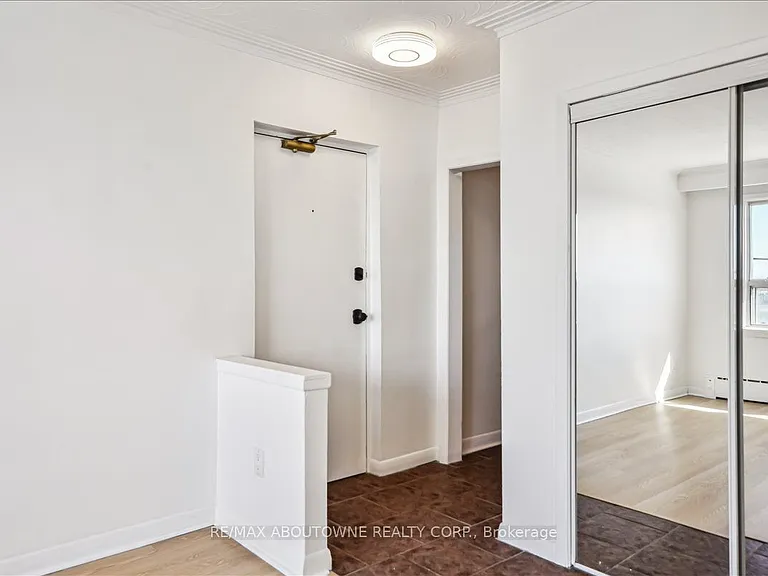 2 Wesley St #5 — Photo 5