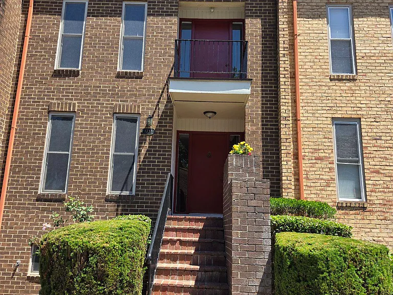 1733 Cy Ct — Photo 1