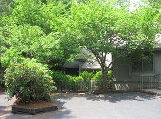 42 Racquet Club Villas Dr #A, Sapphire, NC 28774