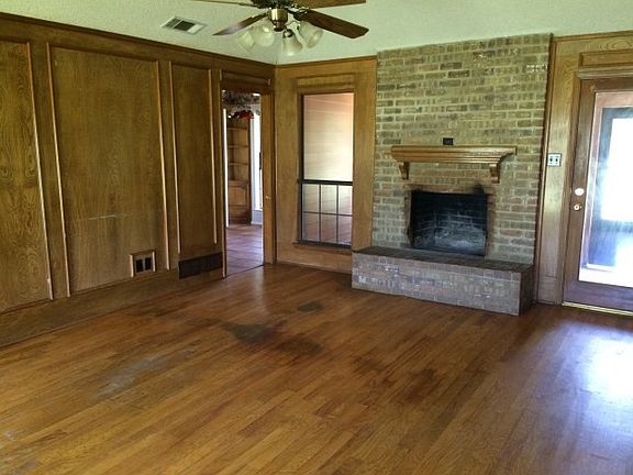3rd image of 280 Oakwood Dr
