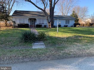 43 Lake Shore Dr, Colonial Beach, VA 22443