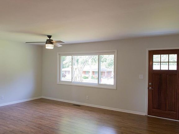 5th image of 1931 Meadowbrook Ln SE