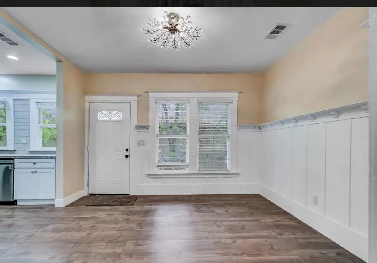 3 bed, 850 sqft, $2,150 — Photo 2