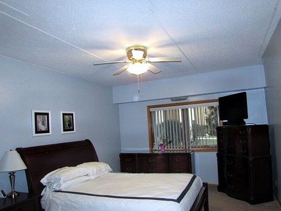 5th image of 7410 W Lawrence Ave Unit 122