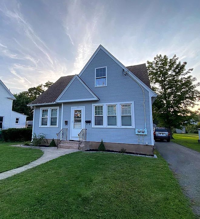 1st image of 113 Birdsey Ave #1