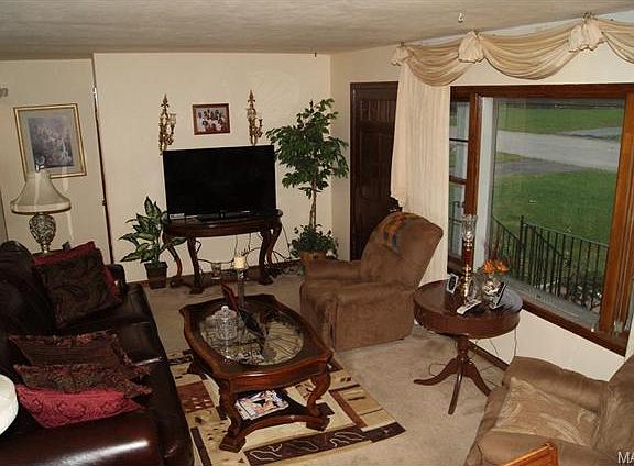 2nd image of 6123 Wulff Dr
