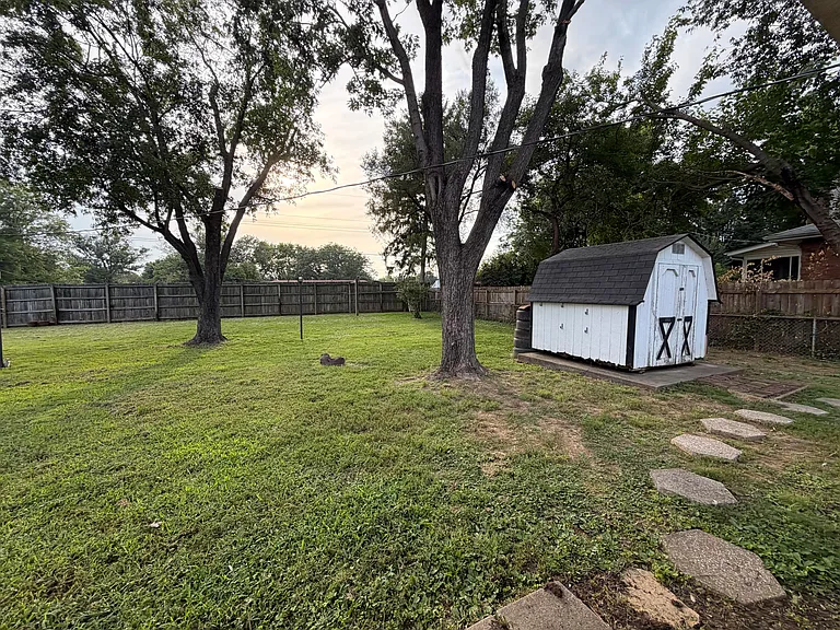 1618 Auburn Dr — Photo 20