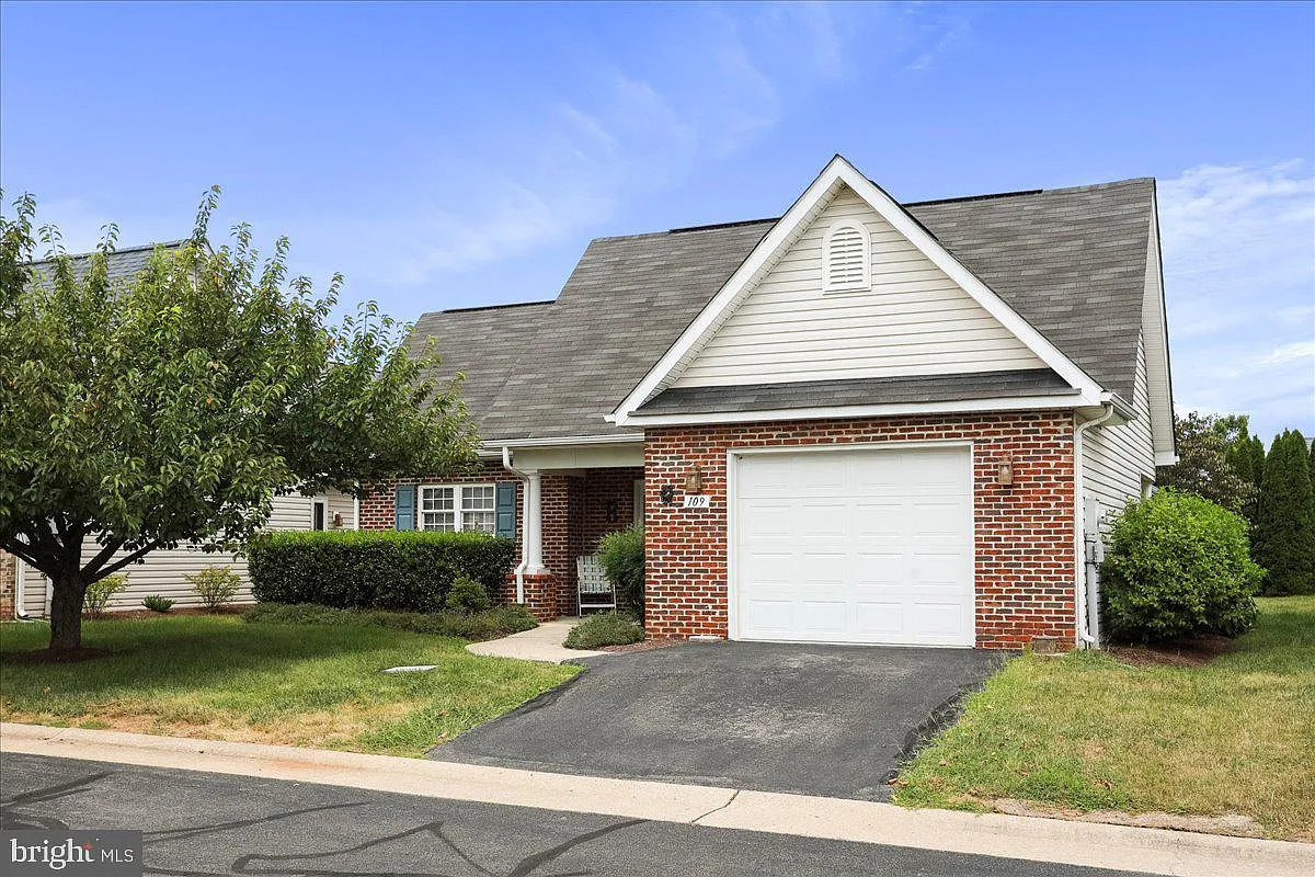 109 Cranberry Ct photo 1