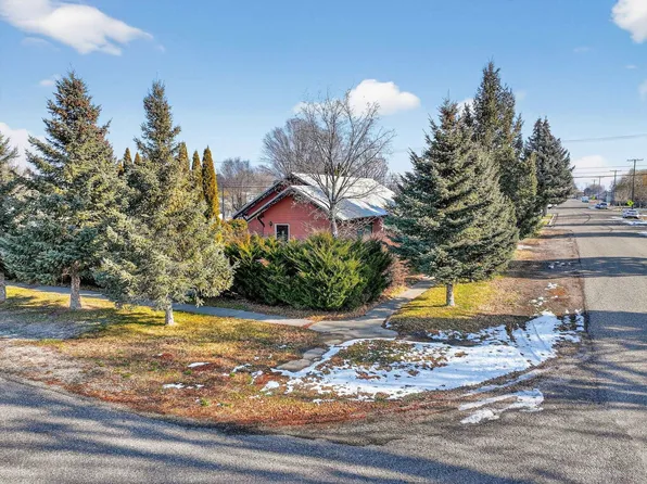1002 E St, Rupert, ID 83350